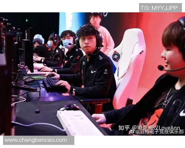 和平精英赛事分析:TES战队防守策略的优缺点探讨与总结 和平精英赛事分析:TES战队防守策略的优缺点探讨与总结